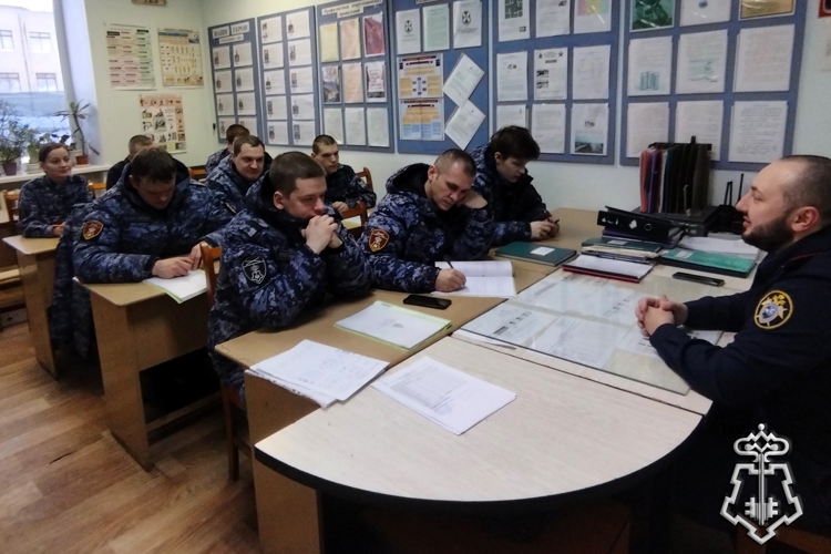 В Новодвинске сотрудникам Росгвардии напомнили об ответственности за коррупционные правонарушения