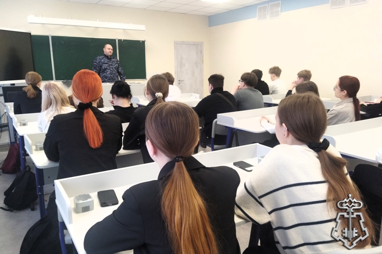 В Няндоме учащимся старших классов рассказали об учебных заведениях Росгвардии