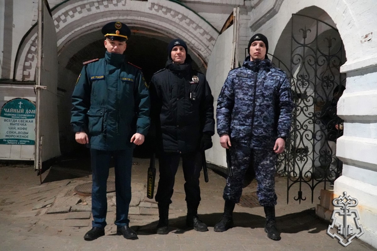 Росгвардейцы Поморья приняли участие в охране общественного порядка на празднике Пасхи