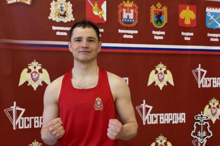 Сотрудник Росгвардии из города Вельска одержал победу на окружном чемпионате ведомства по боксу