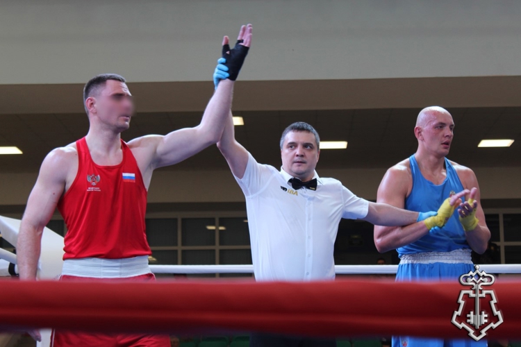 Сотрудник Росгвардии из города Вельска одержал победу на окружном чемпионате ведомства по боксу