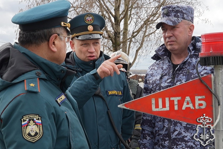 Cотрудники вневедомственной охраны Росгвардии приняли участие в пожарно-тактическом учении в Архангельске.