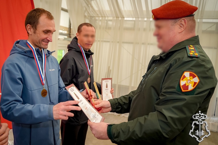 Сотрудники внведомственной охраны стали призерами окружных чемпионатов по служебному биатлону и легкоатлетическому кроссу