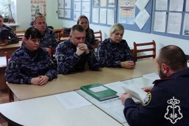 В Новодвинске следователь СК России принял участие в «Дне правовых знаний» во вневедомственной охране Росгвардии