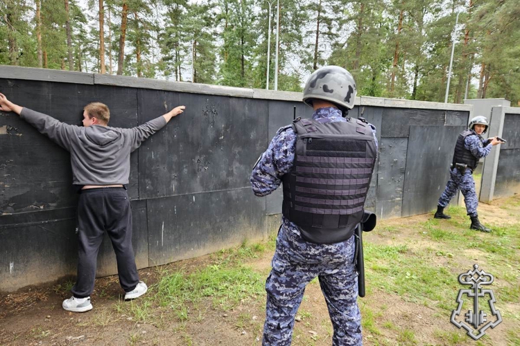 Команда УВО Росгвардии по Архангельской области стала второй на окружном этапе всероссийского конкурса профмастерства