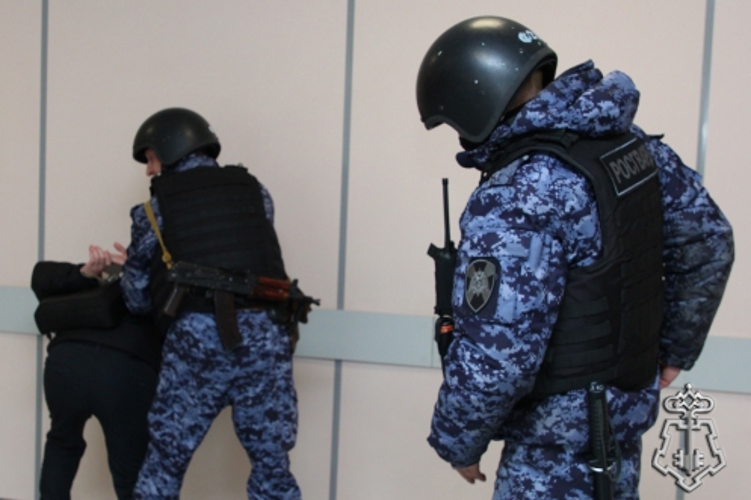 В Северодвинске росгвардейцы задержали ранее судимого мужчину, подозреваемого в краже